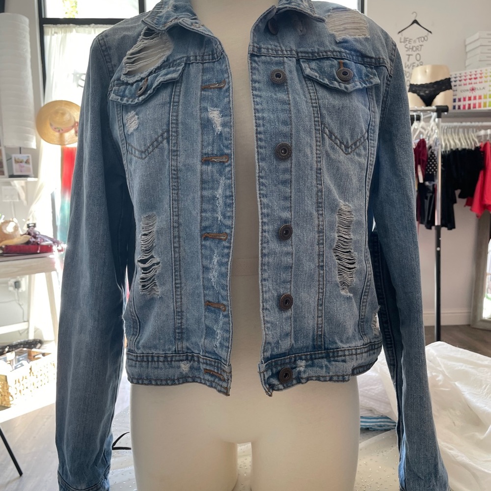 Jean jacket - Picture 1 of 3